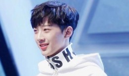 娱乐吃瓜君赖冠霖,娱乐吃瓜界的“瓜王”崛起之路